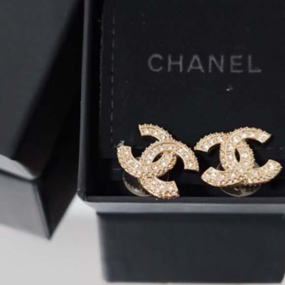 Shimmering Chanel Interlocking C Ear Pieces - Picture 1 of 4